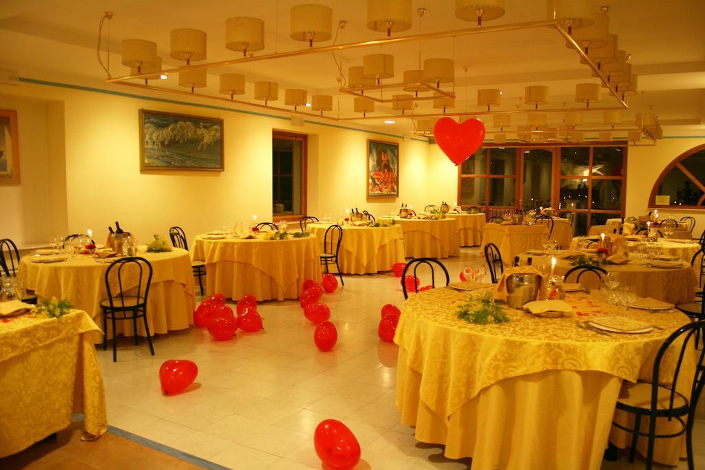 Park Hotel Villa Americana Rodi Garganico Bagian luar foto